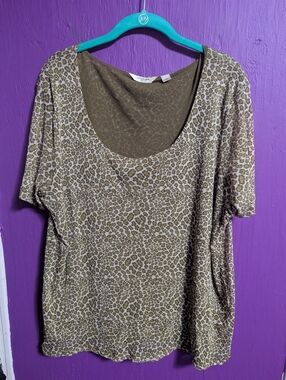 💜 Liz Claiborne Green Nylon Leopard Print Mesh Lined Short Sleeve Blouse